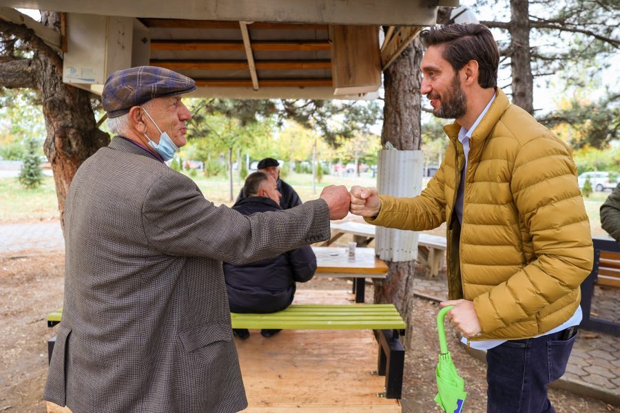 Uran Ismaili mban premtimin ndaj të moshuarve të Ulpianës Ndreq këndin