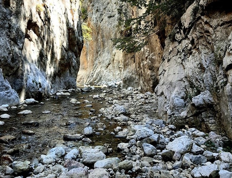 Me bukuri të rralla natyrore Kanioni i Setës një destinacion ideal