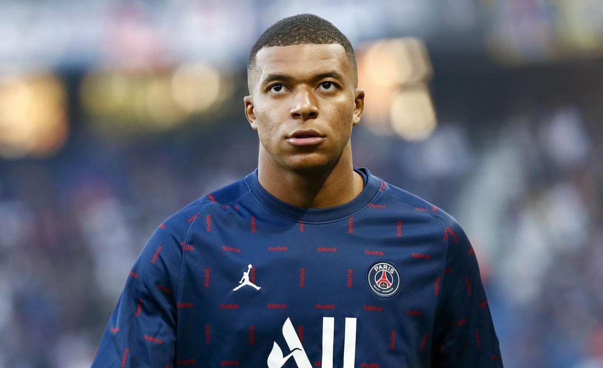 Мбаппе в реале за сколько. Мбаппе стрижка 2022. Kylian Mbappe 2022. Мбаппе 2021. Килиан Мбаппе ПСЖ.