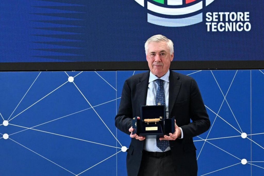 Ancelotti nderohet me çmimin special Panchina d Oro   Krenari e madhe 